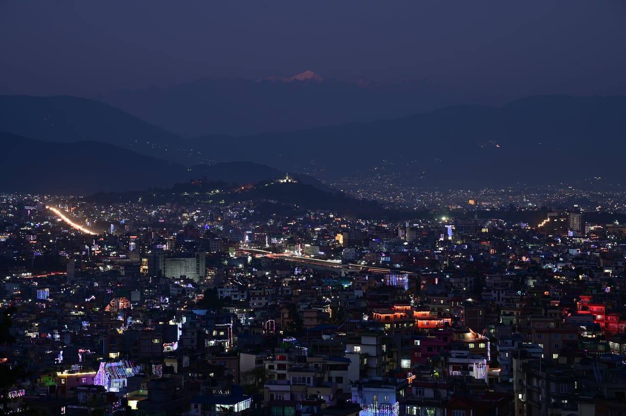 तिहारको अन्तिम दिन कीर्तिपुरबाट देखिएको काठमाडौंको दृश्य (फोटो फिचर) 